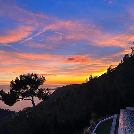 Eze - Appartement Dans Bas De Villa Avec Piscine Pres De Monaco Luaran gambar