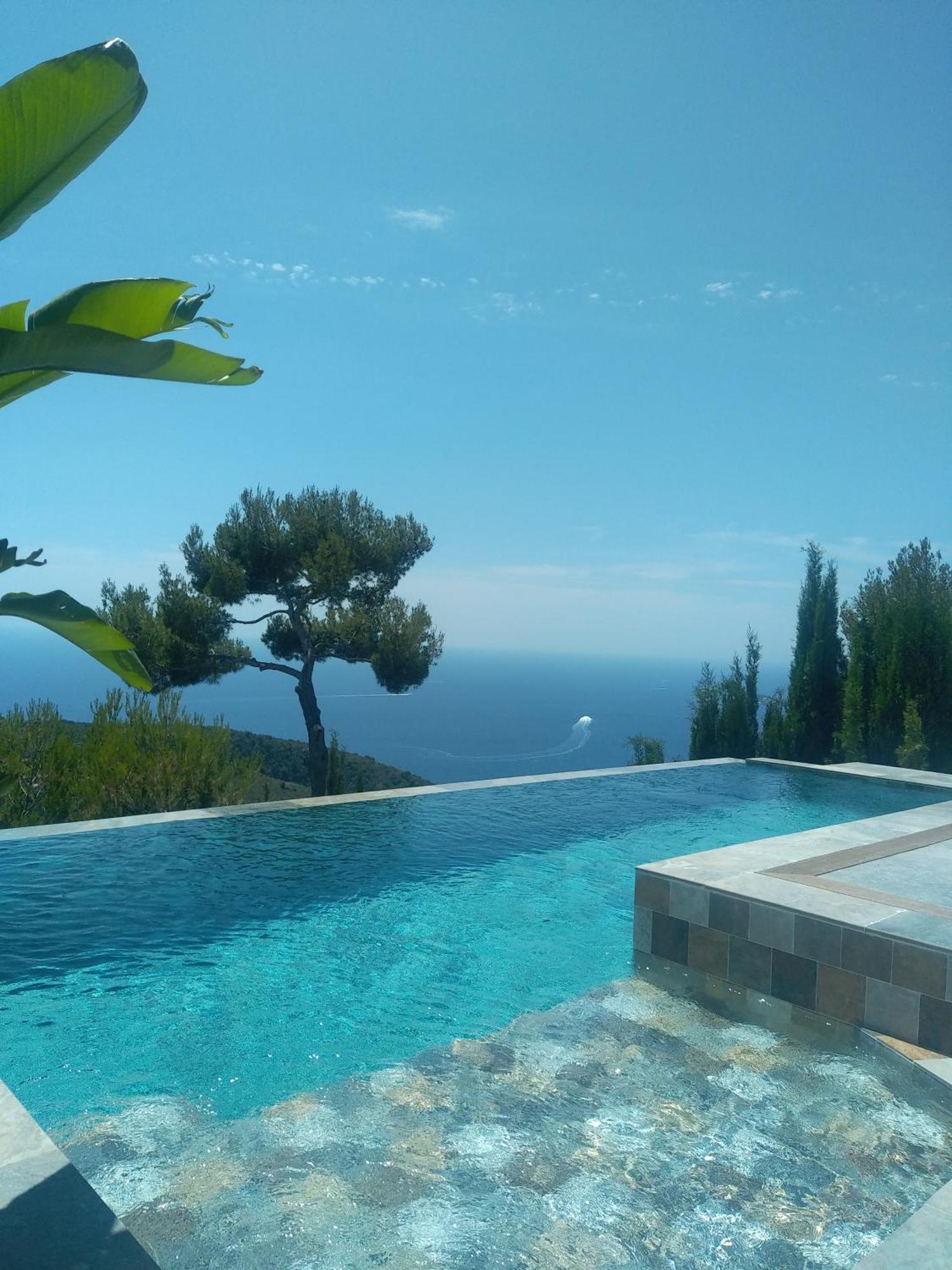 Eze - Appartement Dans Bas De Villa Avec Piscine Pres De Monaco Luaran gambar