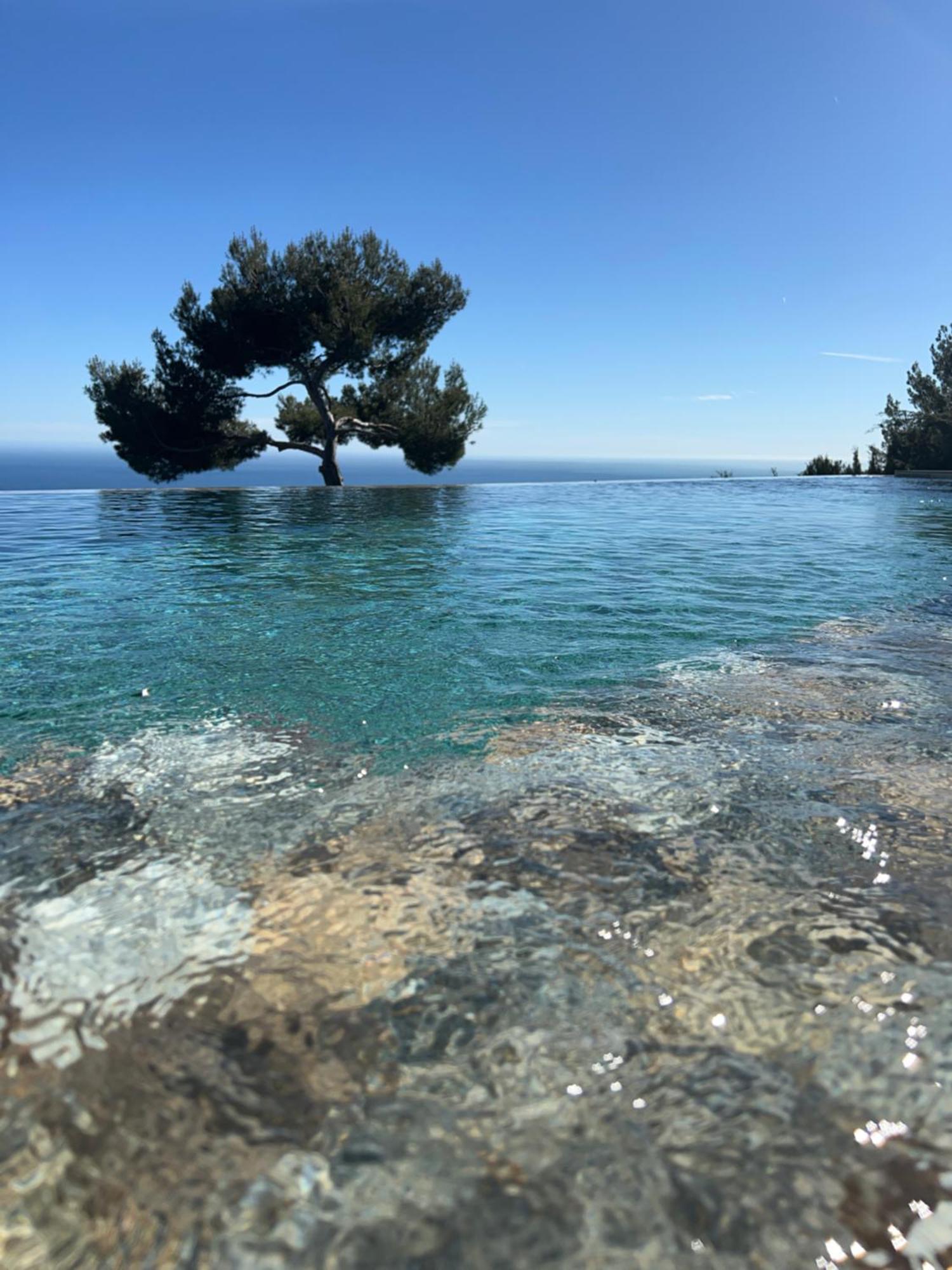 Eze - Appartement Dans Bas De Villa Avec Piscine Pres De Monaco Luaran gambar
