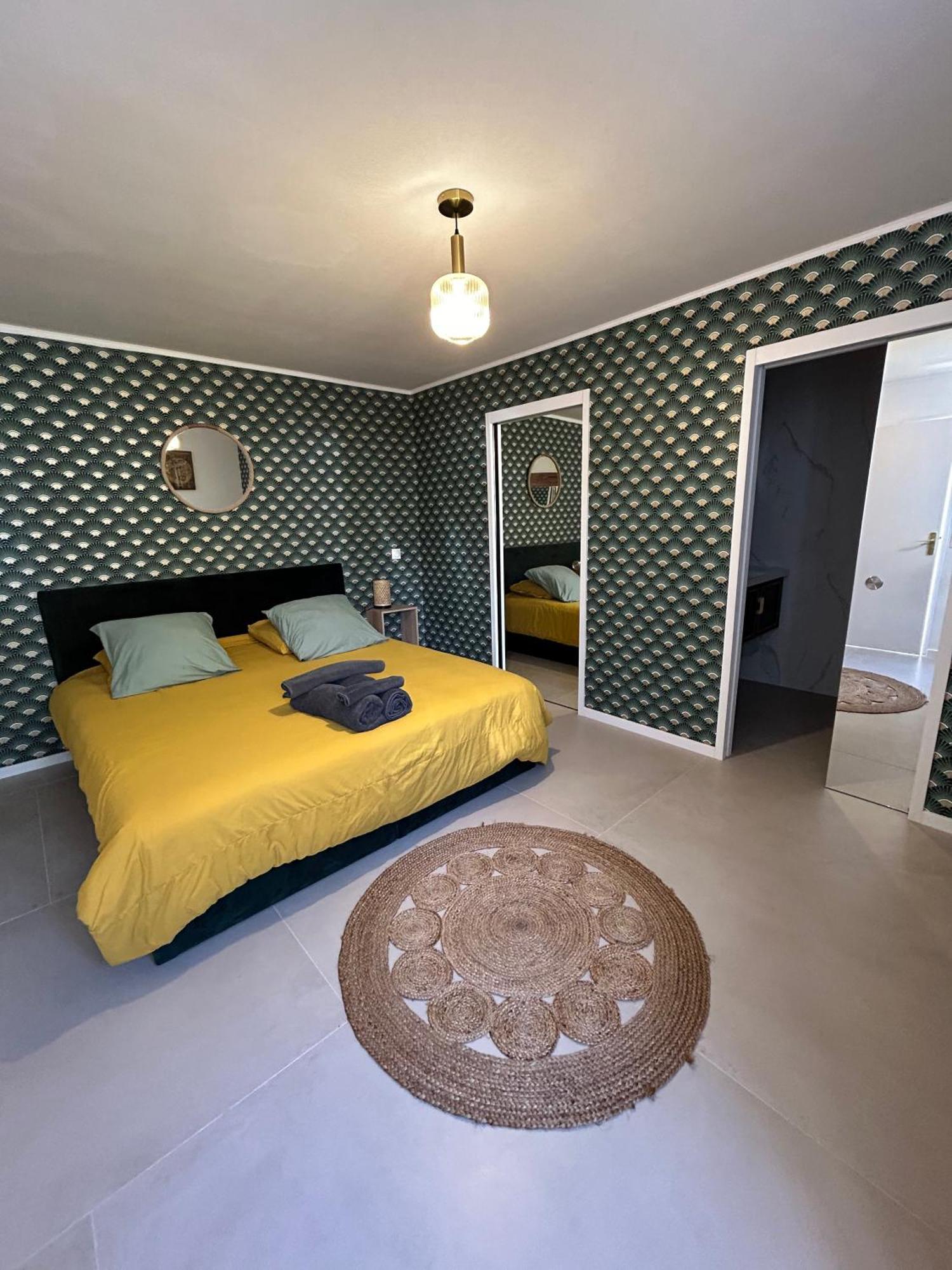 Eze - Appartement Dans Bas De Villa Avec Piscine Pres De Monaco Luaran gambar