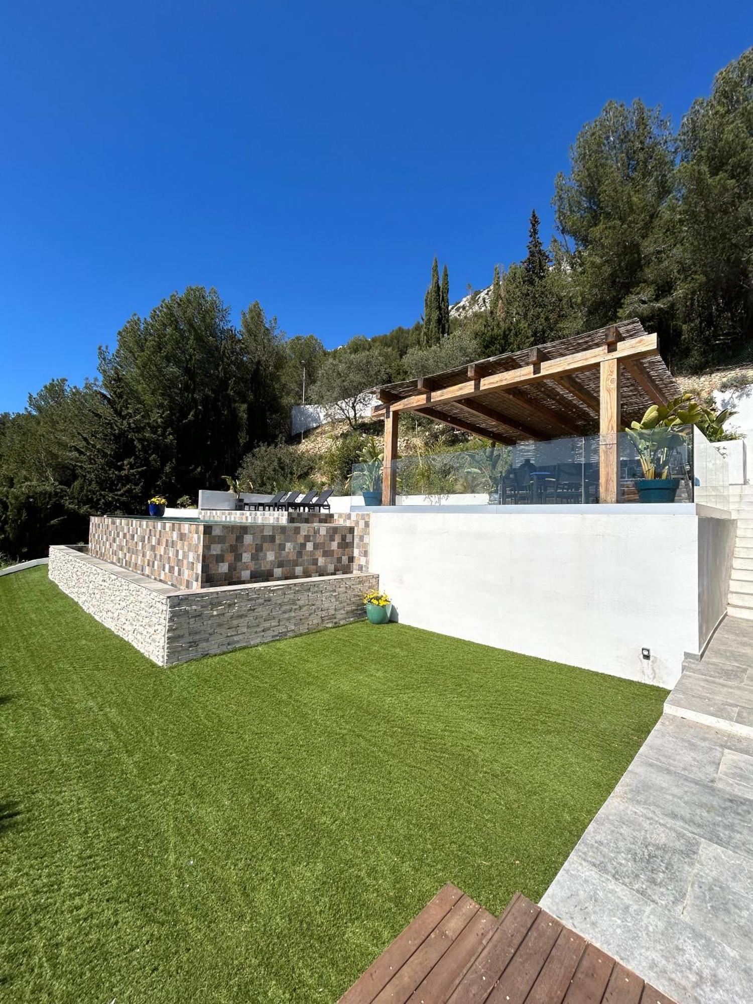 Eze - Appartement Dans Bas De Villa Avec Piscine Pres De Monaco Luaran gambar