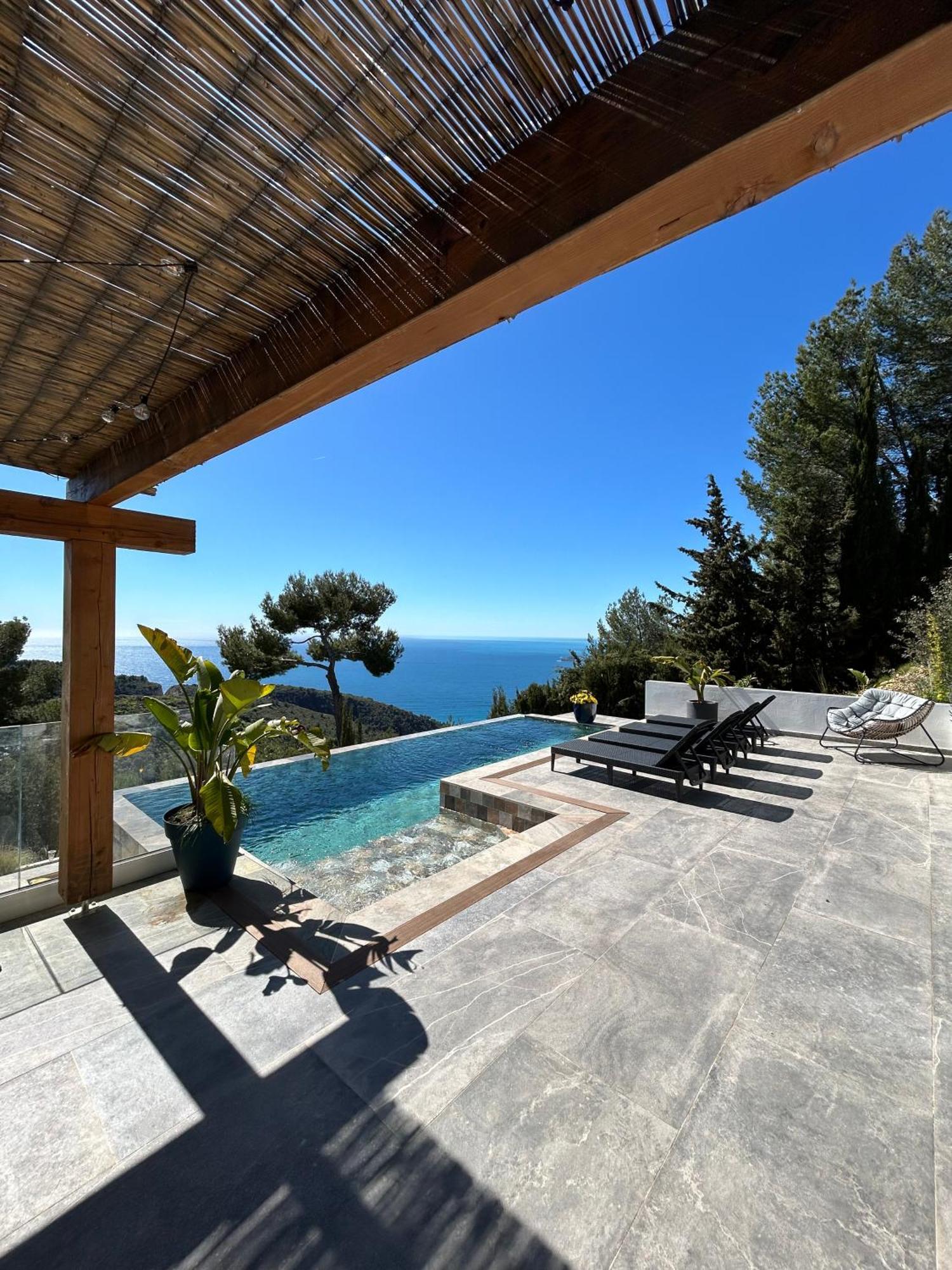 Eze - Appartement Dans Bas De Villa Avec Piscine Pres De Monaco Luaran gambar